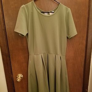 Lularoe Amelia - olive green